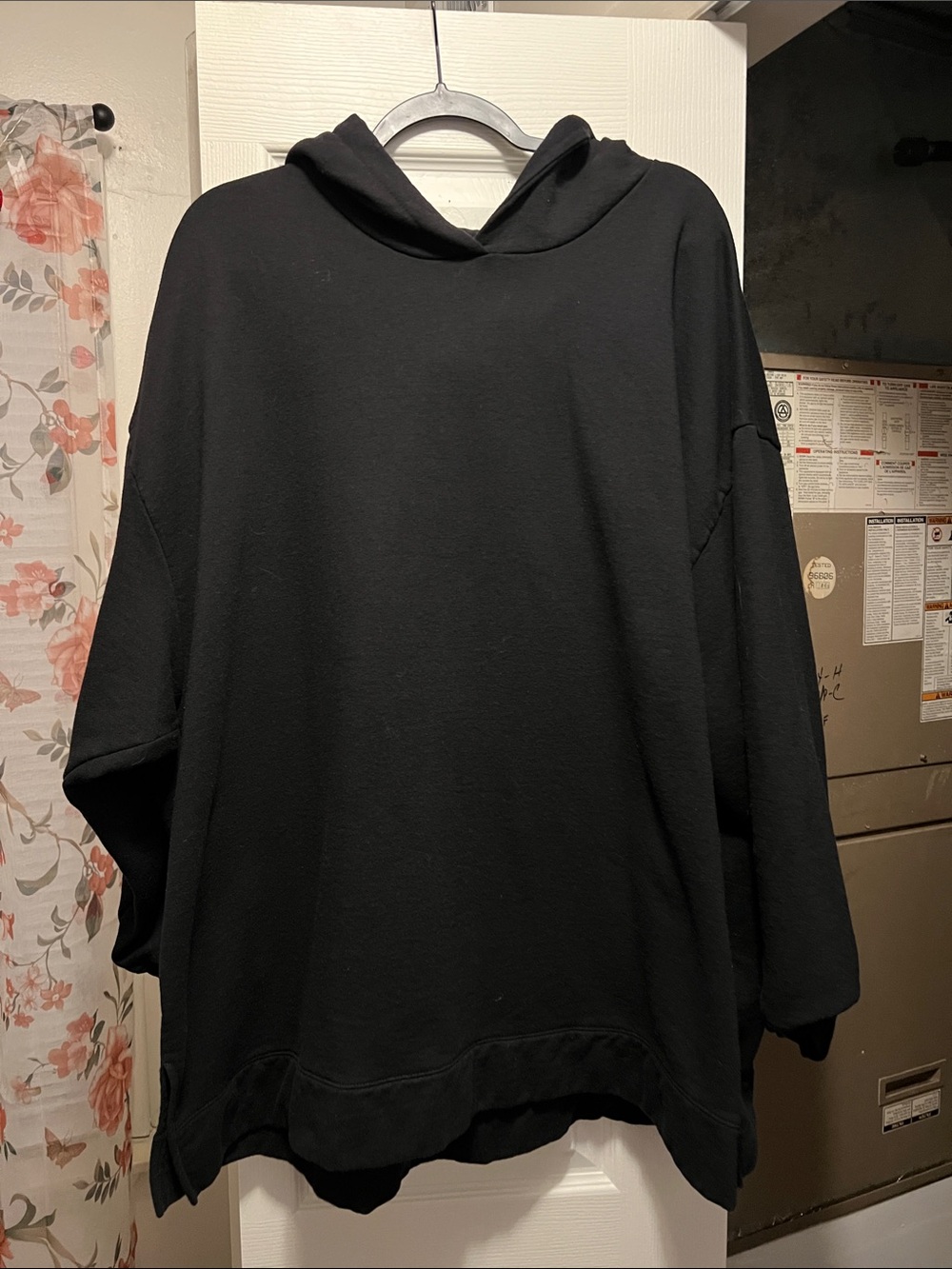 Hanes Women's Black Oversized Hooded Sweatshirt